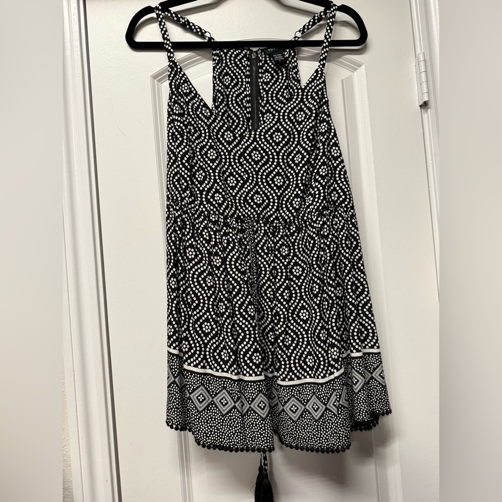 Torrid Size 2 Black & White Boho Tank Top Tassel Tie Blouse